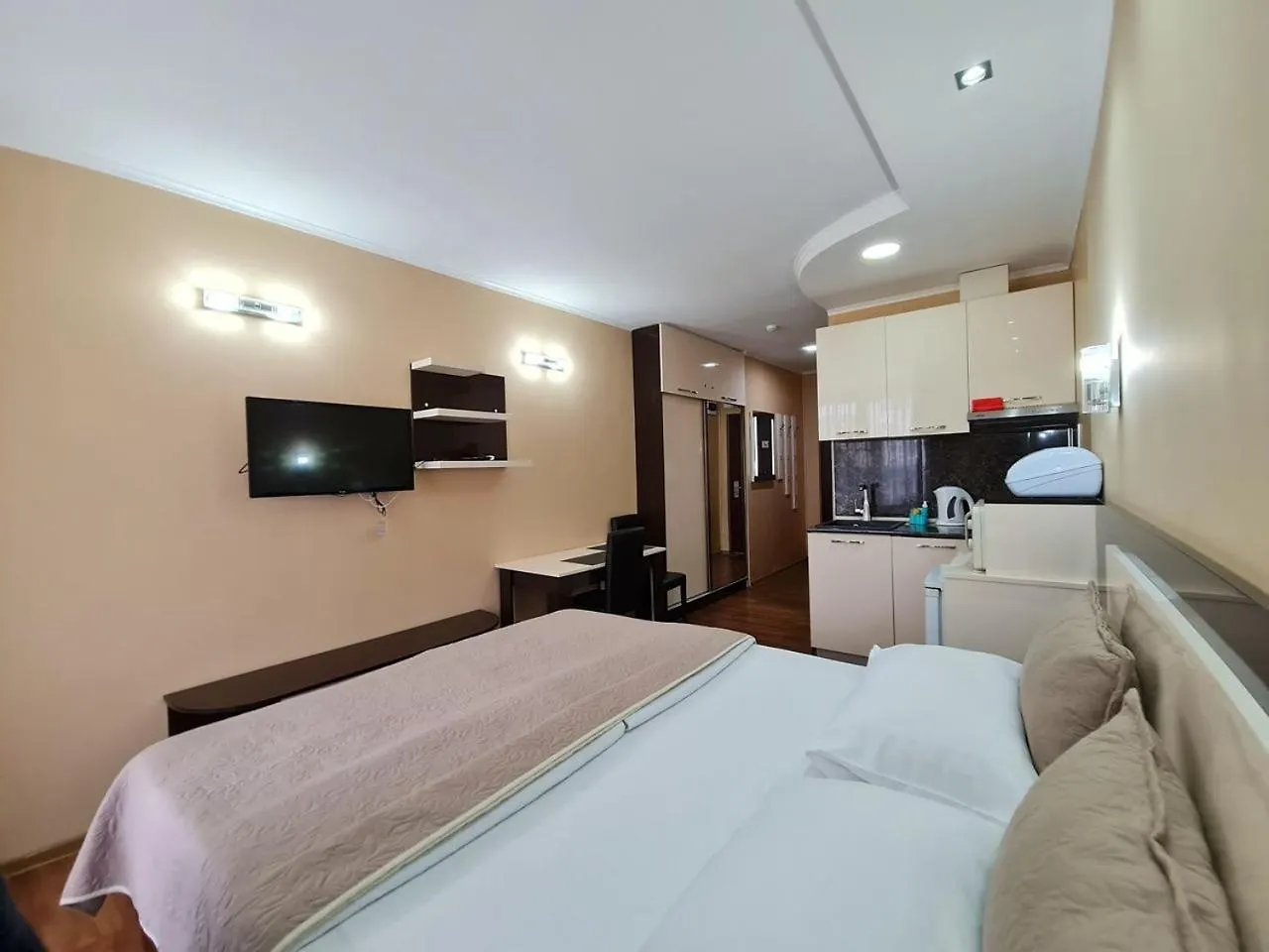 D&D Sea View First Line Apartments Batumi