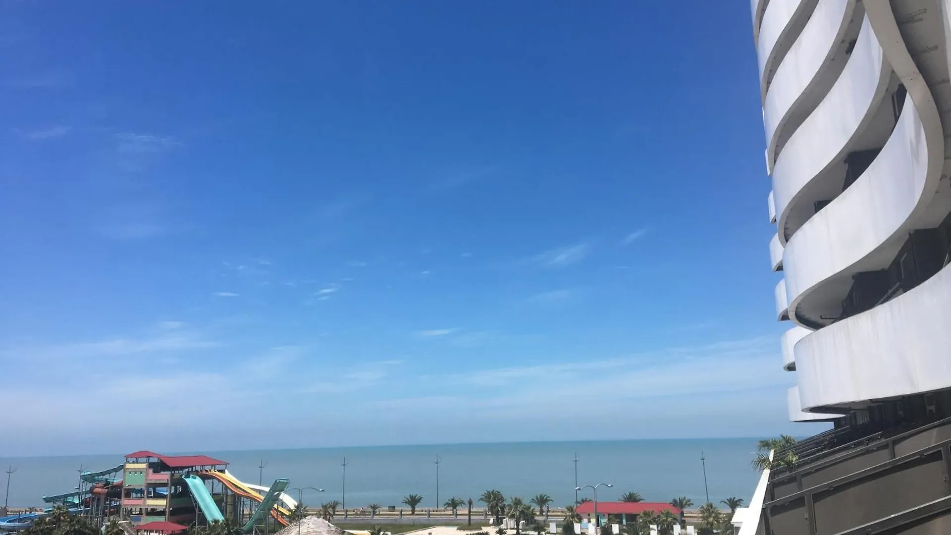 D&D Sea View First Line Apartments Batumi