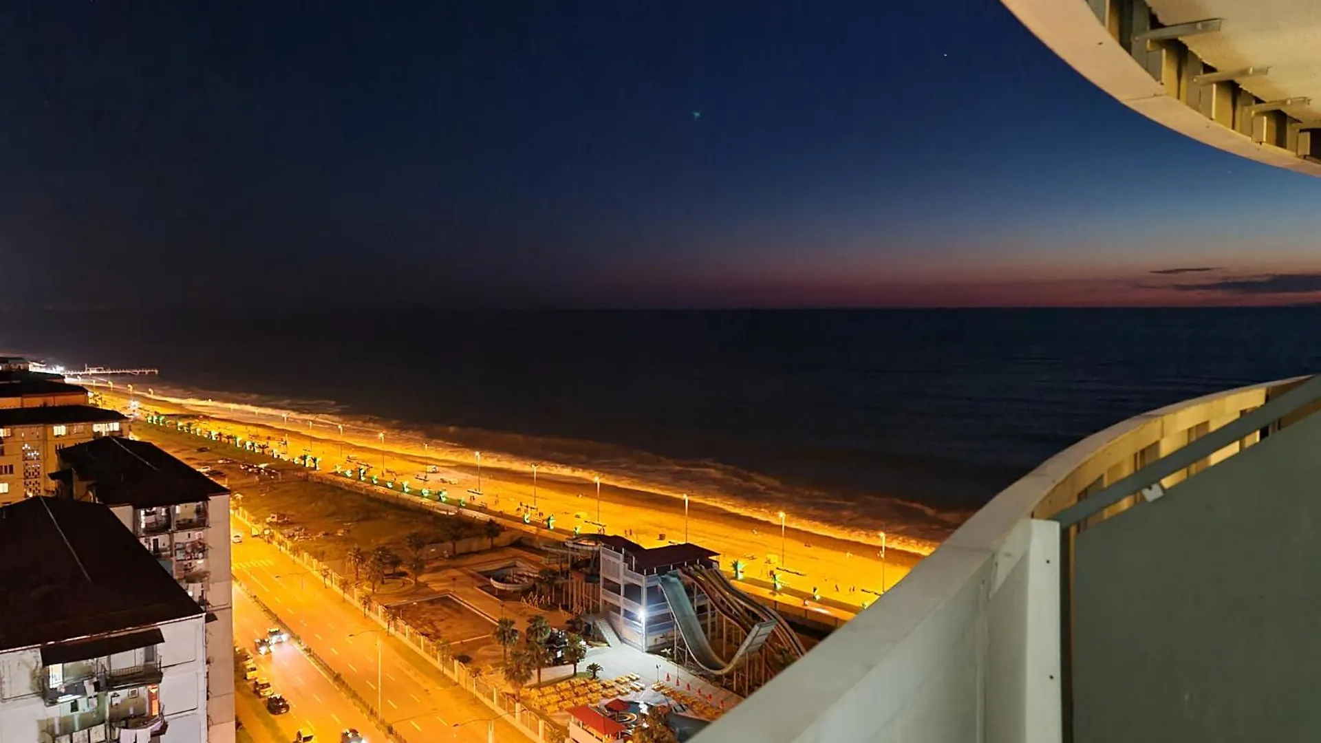 D&D Sea View First Line Apartments Batumi