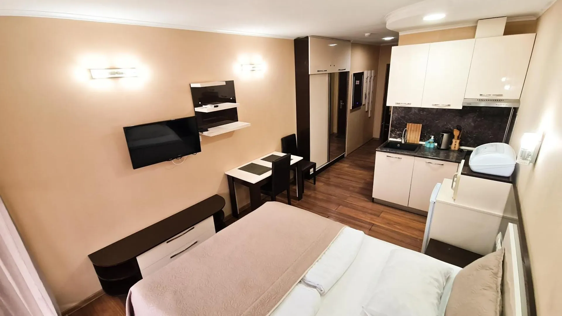 D&D Sea View First Line Apartments Batumi
