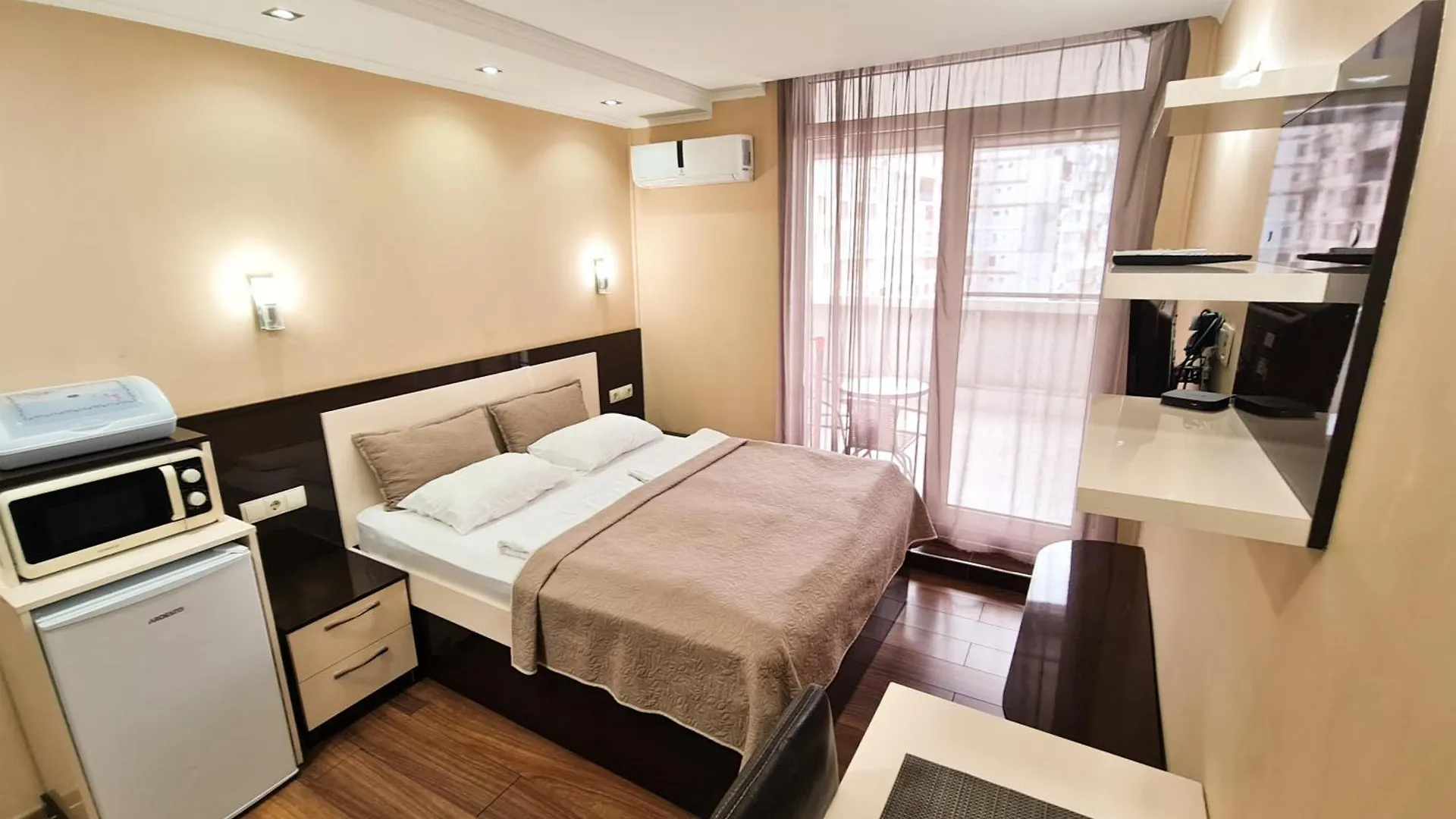 D&D Sea View First Line Apartments Batumi